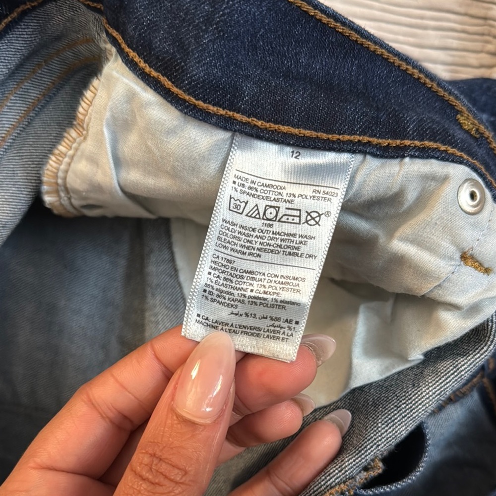 Old Navy Medium Blue Flare Jeans - Picture 3 of 9